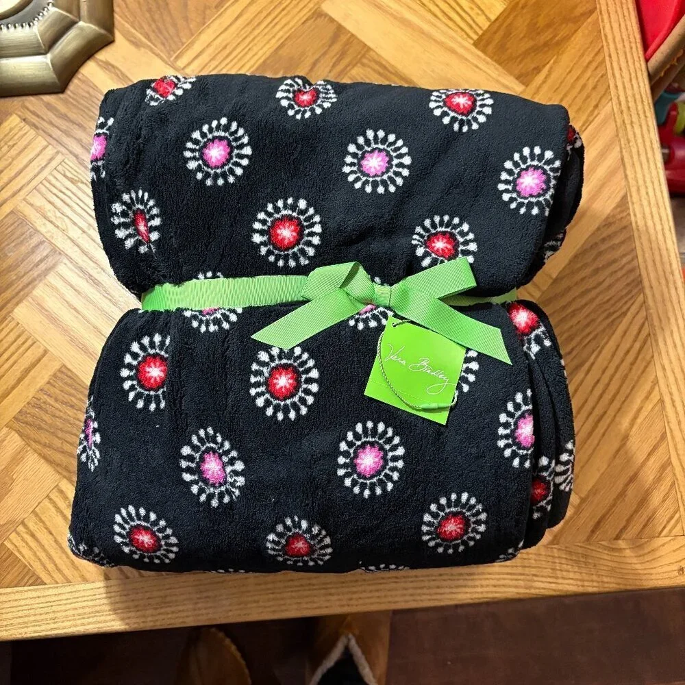 NWT Vera Bradley Throw Blanket in Parisian Pom Poms